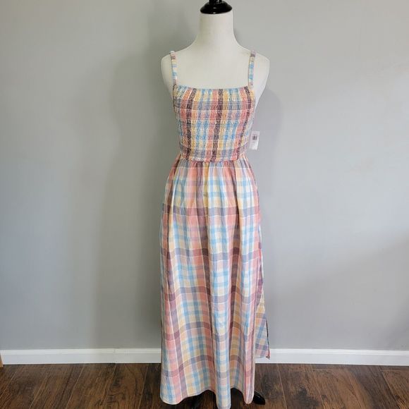 Old Navy Dresses & Skirts - Pastel Plaid Maxi Dress